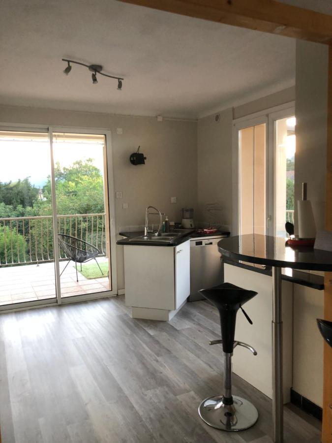 Condrieu Comme A La Maison Bagian luar foto